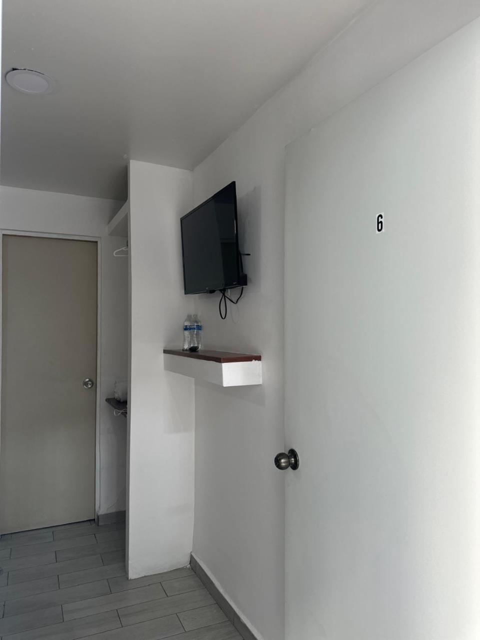 Apartamentos Ambassador Tijuana Esterno foto